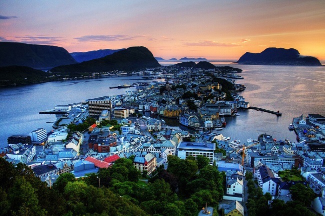 O que faz da Noruega o país mais democrático do mundo? - BBC News