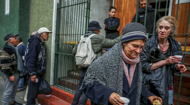 Argentina inverno aprofunda miséria pobres cortes Milei