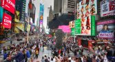 New York, USA – August 20, 2018: Crowded with many people walk