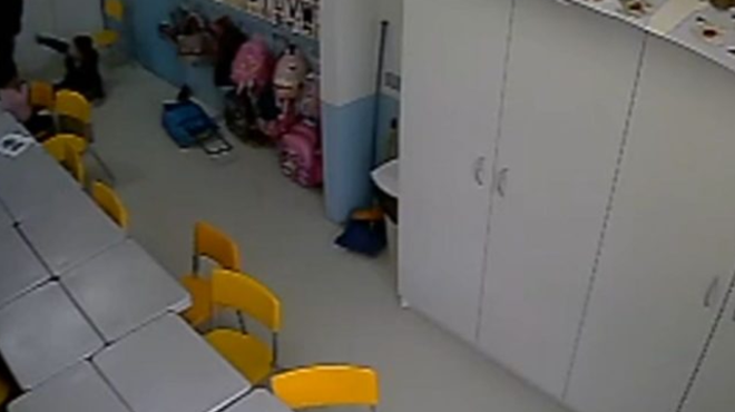 Professora é afastada por agredir criança autista de 4 anos em Santa Catarina