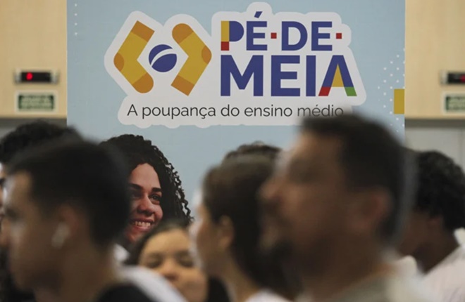 Programa Pé-de-Meia entenda como frequência aluno influencia 